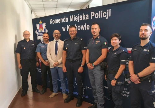 Włoscy funkcjonariusze wspierają krakowską policję. Patrole ruszyły w centrum miasta