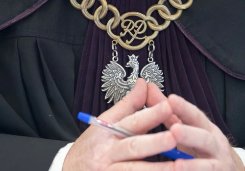 Twarze policjantów na Facebooku. Sąd: To przestępstwo