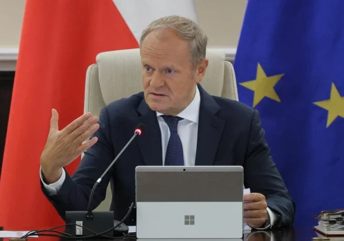 Lekarze z limitem stawek i godzin. Tusk: 76 800 zł to godna kwota