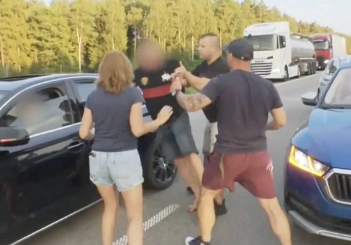 Miał prawie 3 promile i zakazy. Ludzie zatrzymali go na A1. Prokurator go puściła