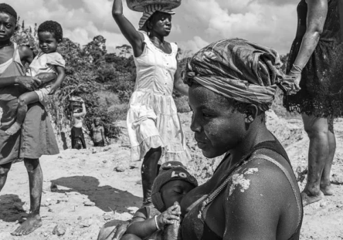 „Galamsey to historia, która dotyczy nas wszystkich”. Mariusz Śmiejek o cenie złota i fotografii dokumentalnej