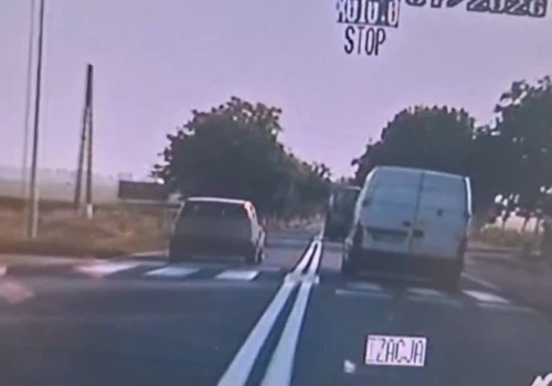 Szaleńczy rajd 20-latki w Nissanie. 25 punktów i prawo jazdy do kosza