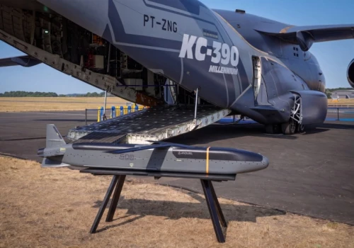 Farnborough 2026 – C-390 Millennium nosicielem pocisków Barracuda-500M?