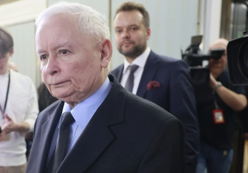 W PiS obrzucają się obelgami. Tak mówią o sobie zwaśnione frakcje