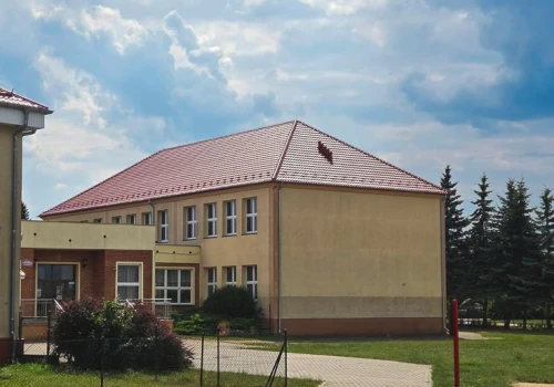 Nowy dach na szkole w Orchowie