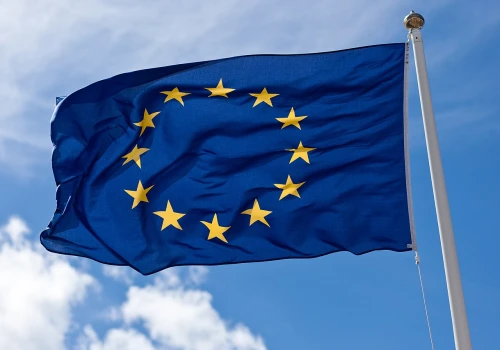 OPZZ chce pełnej ratyfikacji Zrewidowanej Europejskiej Karty Społecznej. Chodzi o płace, czas pracy i mieszkania