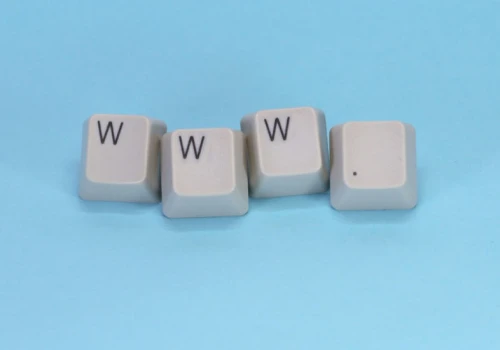 Pół internetu znów z problemami. Awaria goni awarię