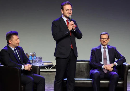 TYLKO U NAS! Ludzie Morawieckiego nie płacą na PiS? Dotarliśmy do wykazu