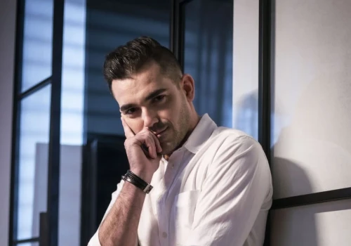 Luki obchodzi swoje kolejne 18 urodziny. Jak zmienił się przez wszystkie lata?