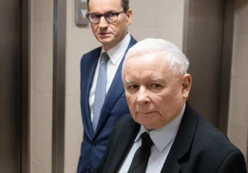 Rozłam w PiS byłby bolesny. Sondaż nie zostawia złudzeń