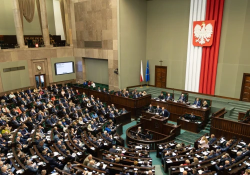 Wejście Morawieckiego zmienia układ sił. Drastyczny spadek PiS w sondażu