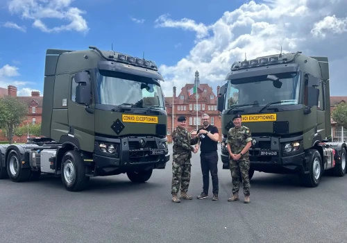 Renault C520 Euro 6 6×4 w wojskowym wydaniu – nowe ciągniki pod „niskopodwozia”