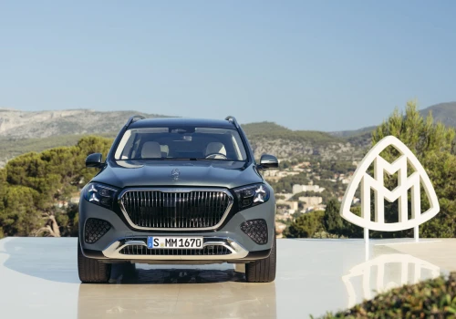 Korona zostaje na swoim miejscu. Maybach pokazuje odświeżonego GLS 680