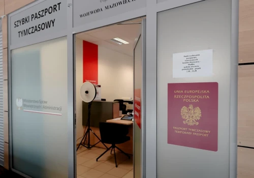 Pasażerowie! Punkt paszportów tymczasowych na lotnisku Warszawa-Modlin już działa