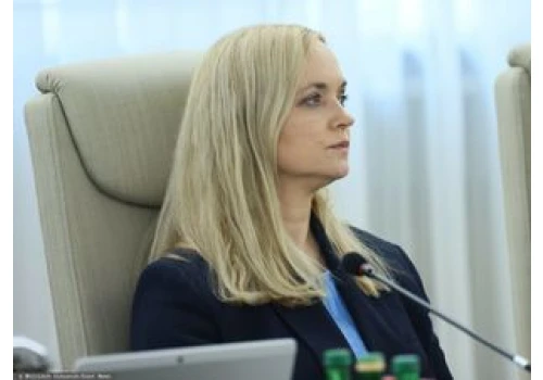 Niemal połowa Polaków chce dymisji minister zdrowia. Nowy sondaż