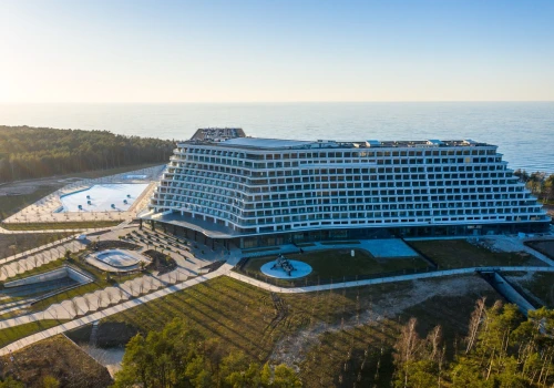 Obliczyliśmy, ile warta była reklama, którą media za darmo zrobiły Hotelowi Gołębiewski w Pobierowie. Nawet Książulo nie zatrzymał machiny