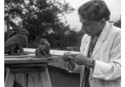 Historia jednej fotografii z Bazy Zdjęć PAP: Magdalena Gross – rzeźbiarka zafascynowana zwierzętami