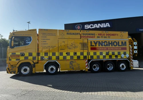 Pięcioosiowy, ośmiocylindrowy odkurzacz – Scania 660S z koparką ssącą MTS