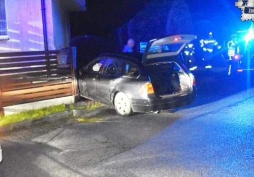 Pijany 19-letni Ukrainiec wjechał BMW w ogrodzenie w Rudnikach. Policja wnioskuje o deportację