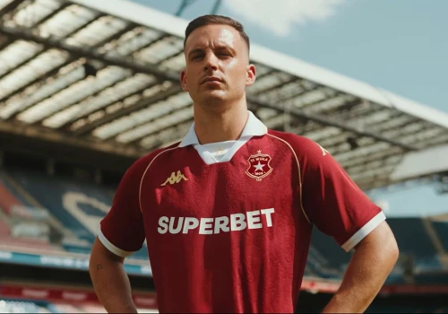 Superbet sponsorem strategicznym Wisły Kraków - mocna umowa na start Ekstraklasy