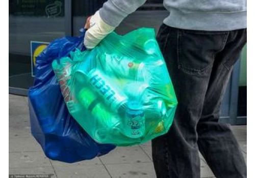Problemy z recyklomatami i zwrotem kaucji. Mężczyzna stracił pieniądze