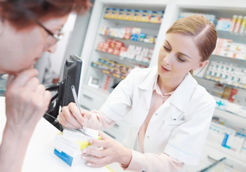 Farmaceutki polecają ten apteczny klasyk. Maść za 5 zł działa jak luksusowy krem z retinolem