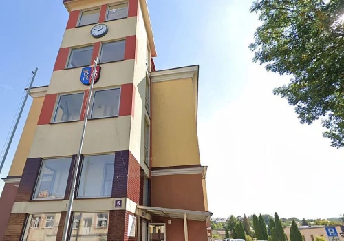 Praca w Ropczycach. Starostwo Powiatowe zatrudni osobę na stanowisko sprzątaczki