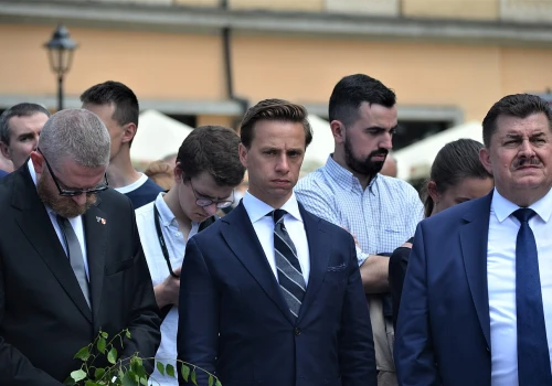 Paradoks PiS. Musi dać Konfederacjom rządzić, żeby odzyskać wiarygodność