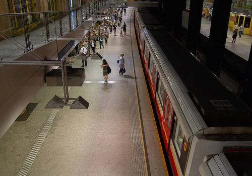 Sparaliżował ruch metra. 38-letni Ukrainiec zostanie wydalony z Polski