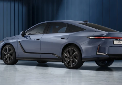 Nowy Lexus ES bije Niemców. 5,14 metra, 343 KM i elektryczny napęd 4×4 w japońskiej limuzynie