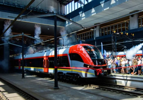 Nowe pociągi ŁKA. Elf 3.0 zmieści 350 osób