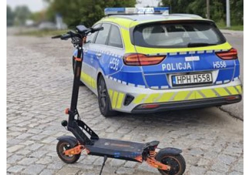 Nietrzeźwa jechała hulajnogą. Sprawa trafi do sądu dla nieletnich