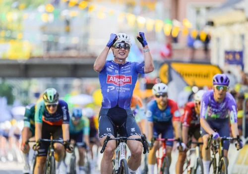 Tour de France 2026: Jasper Philipsen zgarnia etap, aktywna jazda Michała Kwiatkowskiego