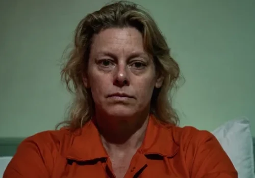 Potworna morderczyni wskrzeszona poprzez AI? Nowy serial o psychopatce z lat 80.