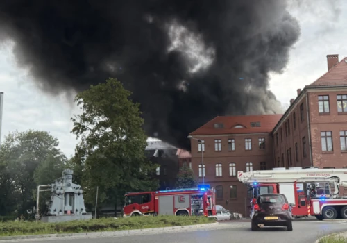 Ogromny pożar w Chorzowie. Kłęby czarnego dymu widoczne z kilku kilometrów