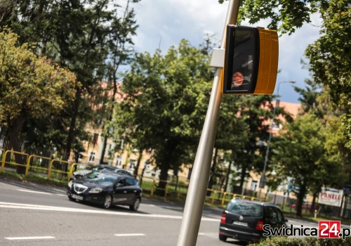 Noga z gazu! Świdnicki fotoradar wśród najczęściej wykonujących zdjęcia w Polsce