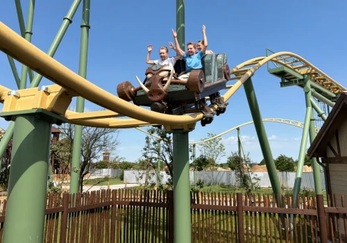 Takiej kolejki w Polsce jeszcze nie było. Bobsled coaster w Mandorii to sztos