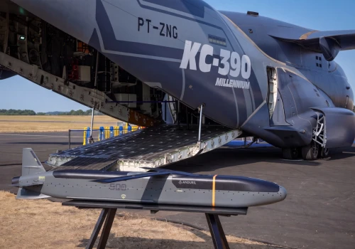 Farnborough: C-390 nosicielem pocisków manewrujących