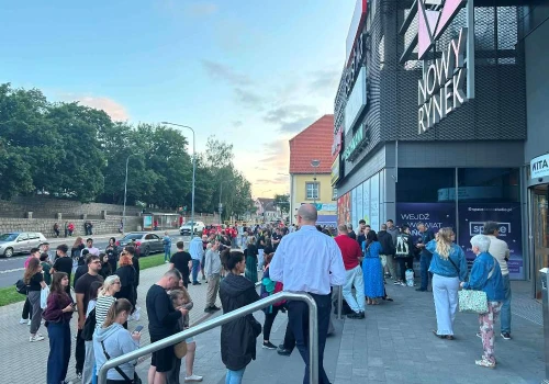 Ewakuacja galerii Nowy Rynek i dworca PKS w Jeleniej Górze
