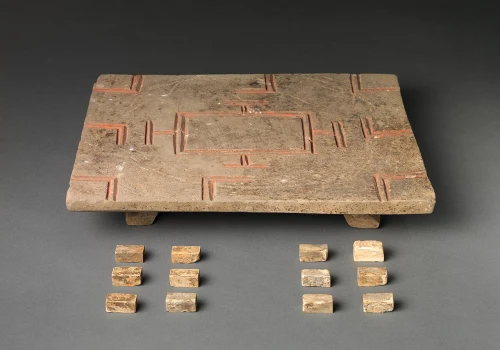 Archeolodzy natrafili na wyjątkowe plansze w grobowcach. Enigma z Chin ma 2000 lat