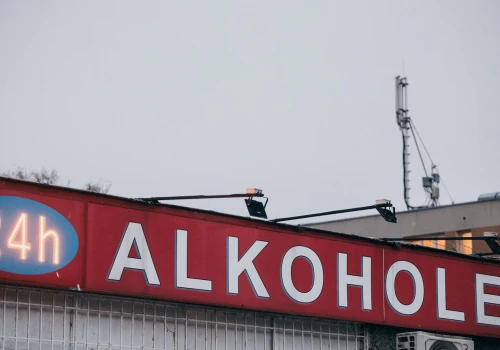 Zapijają się na śmierć i zaklinają, że nie są uzależnieni. Dr Woronowicz: Nie kłamią