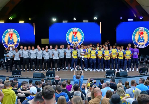 Motor Lublin zaprezentował drużynę i nowe koszulki. Mariusz Misiura poprowadzi zespół w sezonie 2026/27
