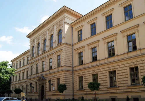 Kilka osób na miejsce. Oto najbardziej oblegane krakowskie szkoły średnie
