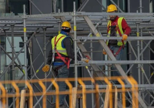Która wypożyczalnia pomp oferuje najlepsze warunki dla firm budowlanych realizujących krótkoterminowe projekty odwodnieniowe?