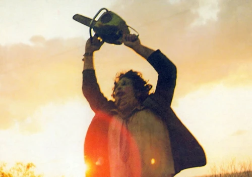 Kultowy horror otrzyma niezwykłą wersję. Leatherface będzie jak malowany