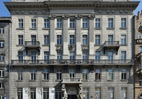 Jedna z najpiękniejszych kamienic w Warszawie idzie do remontu. Odzyska historyczną fasadę