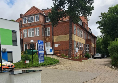 Sesja nadzwyczajna po ujawnieniu skali nieprawidłowości w barlineckim szpitalu. Kto się na niej pojawi i co powie?