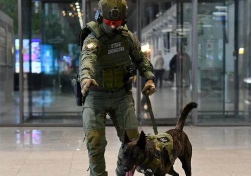 Kolejna pasażerka na lotnisku w Pyrzowicach zażartowała, że w bagażu ma bombę. Na wakacje nie poleciała