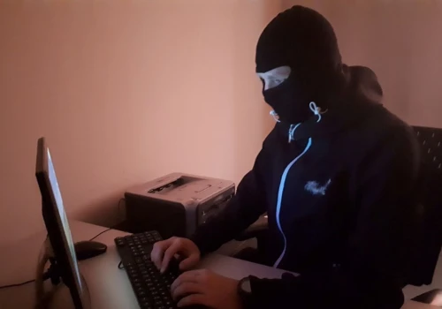 Ponad 160 tys. zł stracił po telefonie od fałszywej pracownicy banku. Kolejni mieszkańcy oszukani