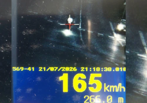 165 km/h zamiast 50. Kierowca stracił prawo jazdy po drogowym „popisie” w Szczecinie